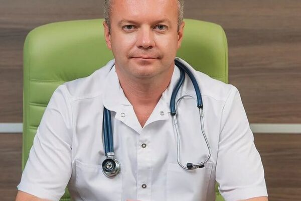 ДЕРЕВЯНКО ЛЕОНИД СЕРГЕЕВИЧ Руководитель центра диагностики и лечения нарушений сна (сомнологический центр) врач-невролог