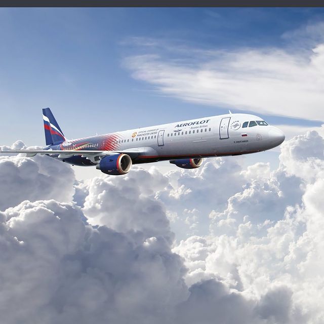 Сегодня пришлось поработать врачом на борту Boeing.